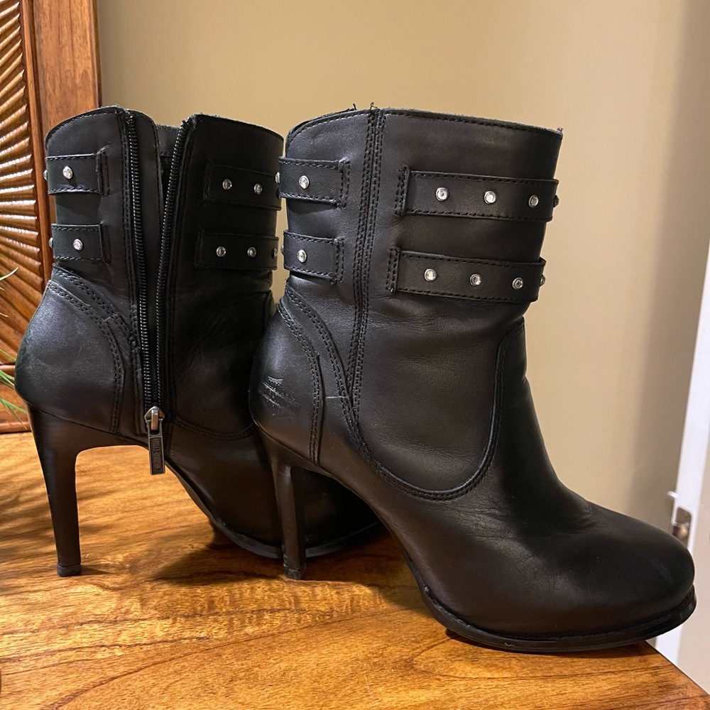 Harley Davidson Leather Black Heeled Boots. - Picture 3 of 6